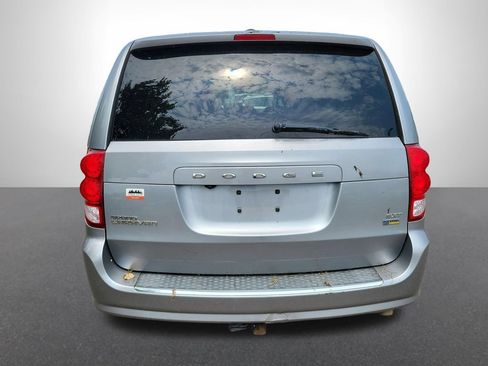 Used 2019 Dodge Grand Caravan SXT FWD image 4