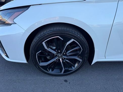 Used 2023 Nissan Altima 2.5 SR image 9