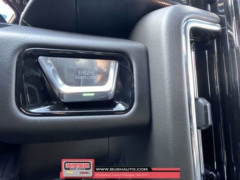 New 2026 GMC Yukon XL Elevation image 17