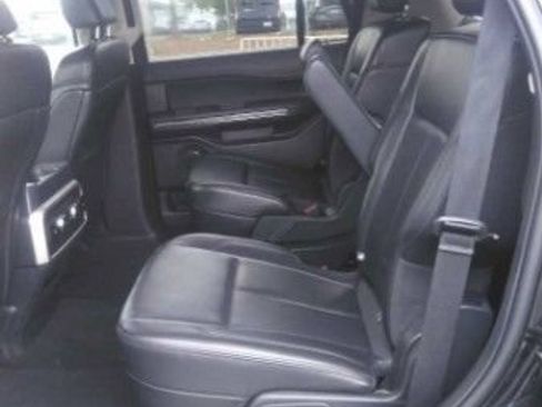 Used 2024 Ford Expedition XLT AWD/4WD image 8