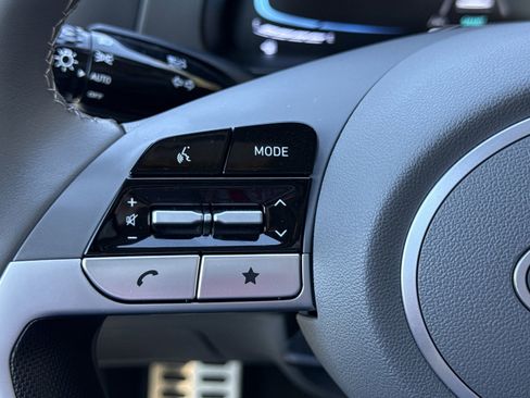 Certified 2025 Hyundai Elantra Sport image 20