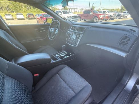 Used 2016 Nissan Altima 2.5 S w/ Power Driver Seat Package FWD image 18
