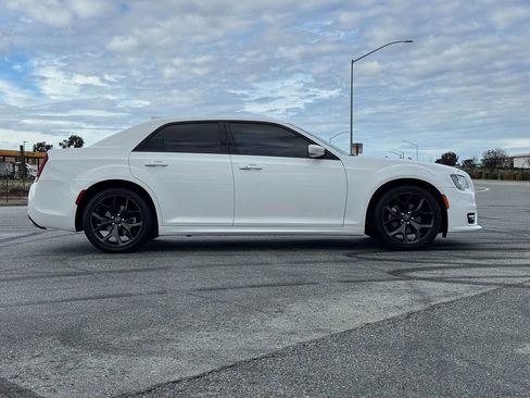 Used 2022 Chrysler 300 Touring L w/ Safetytec Plus Group image 10