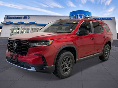 New 2025 Honda Pilot TrailSport