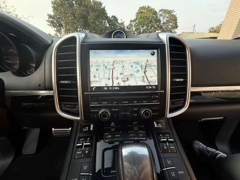 Used 2016 Porsche Cayenne S w/ Premium Plus Package AWD/4WD image 20