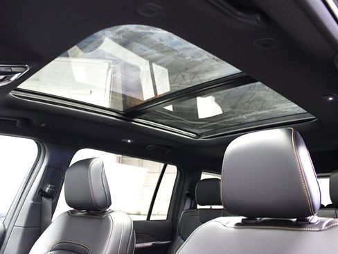 New 2026 Jeep Grand Cherokee L Limited AWD/4WD image 26