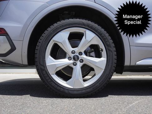 Used 2023 Audi Q5 2.0T Premium w/ Convenience Package AWD/4WD image 32
