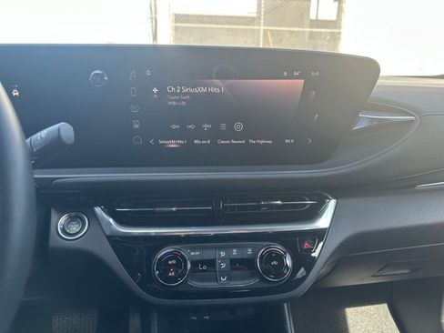 Used 2025 Buick Envista Sport Touring image 17