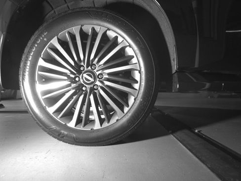 Used 2025 Nissan Armada Platinum Reserve RWD image 22