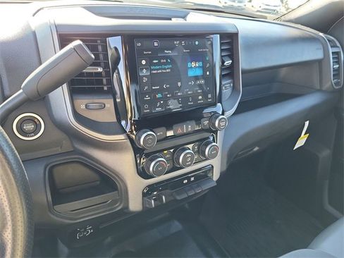 Used 2024 RAM 2500 Tradesman w/ Chrome Appearance Group image 12