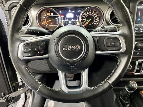 Used 2018 Jeep Wrangler Unlimited Sahara image 31