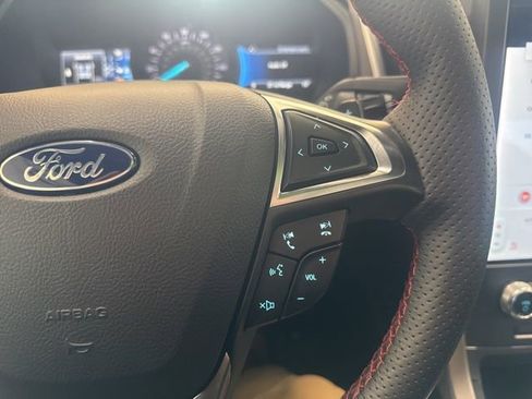 Used 2024 Ford Edge ST-Line w/ Class II Trailer Tow Package image 27