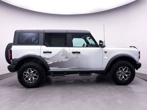 Used 2023 Ford Bronco Badlands image 40