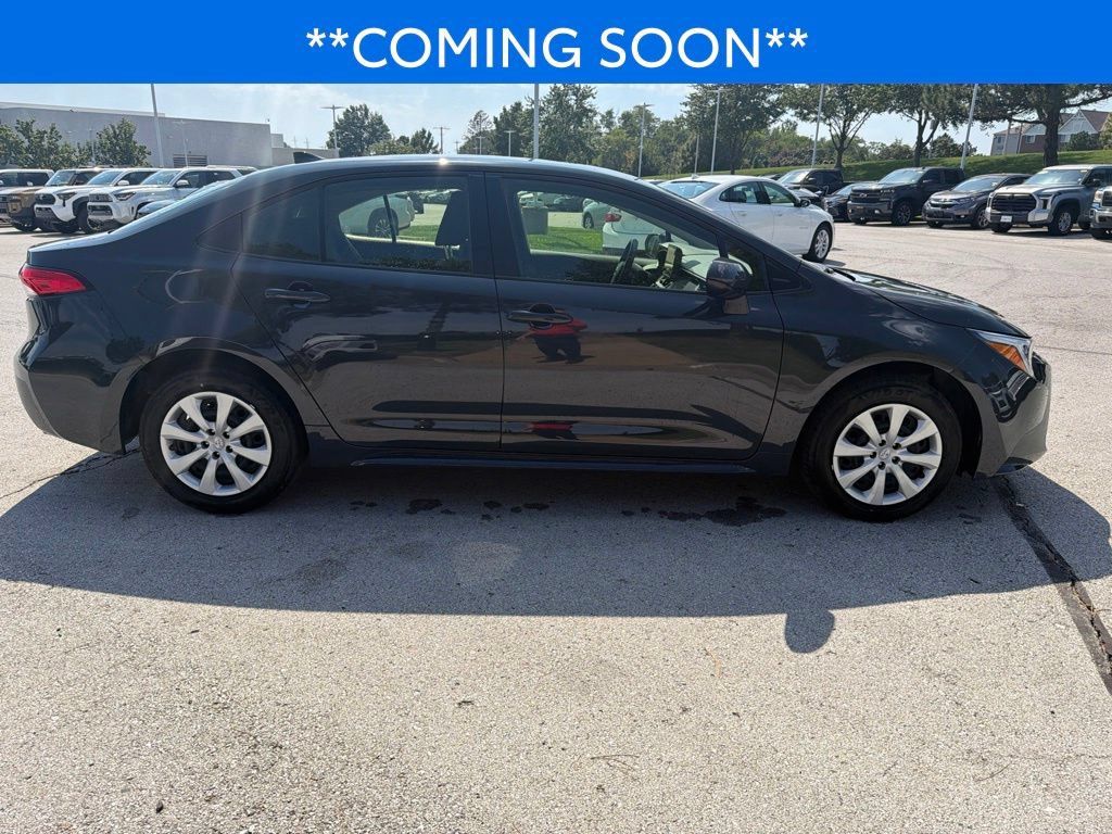 Used 2025 Toyota Corolla LE FWD image 4