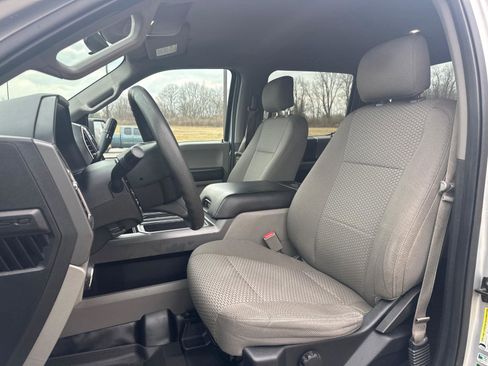 Used 2016 Ford F150 XLT image 3