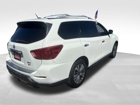 Used 2017 Nissan Pathfinder SV image 31