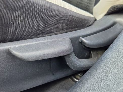 Used 2022 Nissan Versa SV image 19