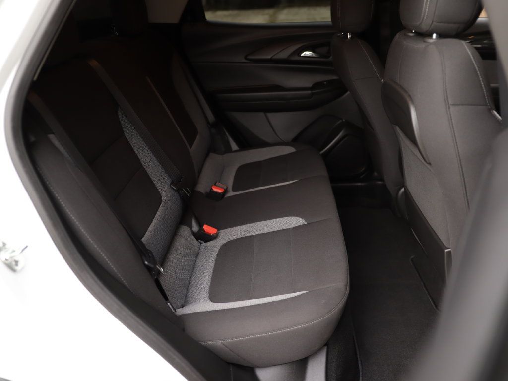 Used 2026 Chevrolet TrailBlazer LT w/ LT Cold Weather Package FWD image 25