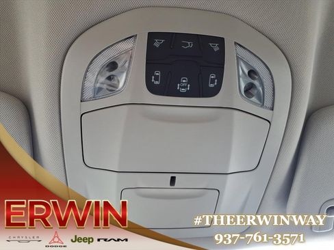 Certified 2024 Chrysler Pacifica Touring-L image 22