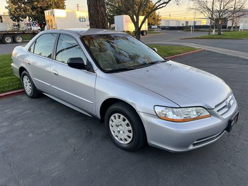 Used 2002 Honda Accord VP image 3