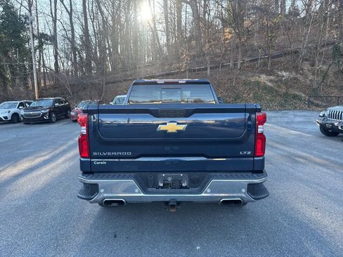Used 2021 Chevrolet Silverado 1500 LTZ w/ Z71 Off-Road Package image 5