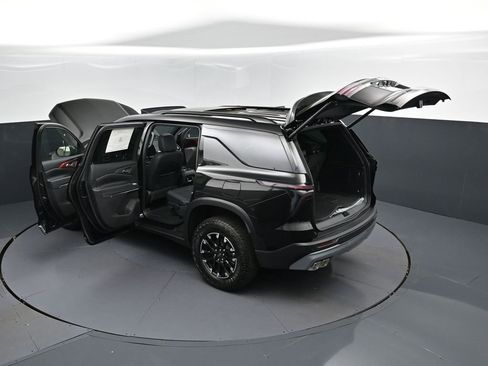 New 2026 Chevrolet Traverse Z71 w/ Driver Confidence Package image 49