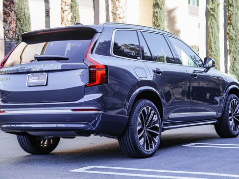 New 2026 Volvo XC90 B5 Plus w/ Protection Package image 6