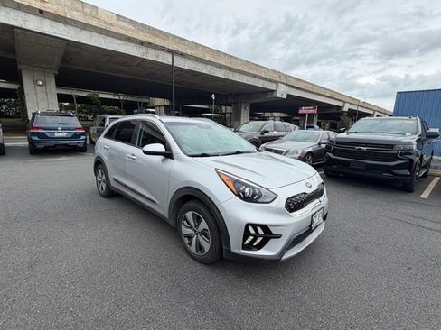 Used 2020 Kia Niro LX image 11