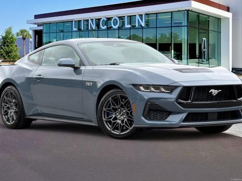 Used 2025 Ford Mustang GT Premium w/ GT Performance Package RWD image 2