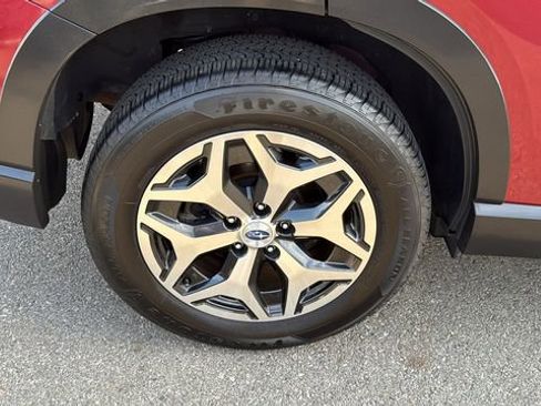 Used 2022 Subaru Forester Premium image 31