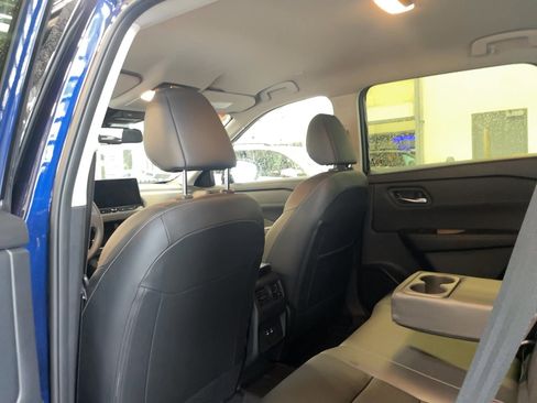 Used 2025 Nissan Rogue SL image 23