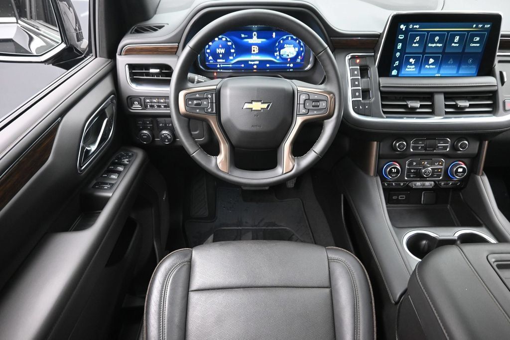 Used 2024 Chevrolet Tahoe High Country AWD/4WD image 15