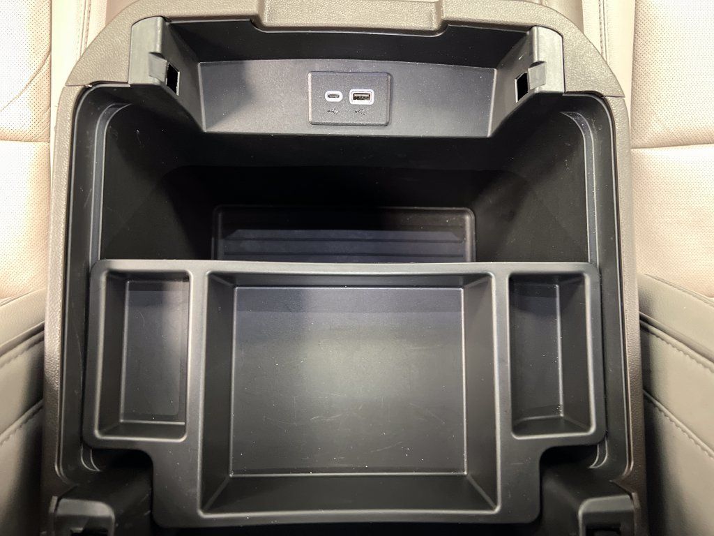 Used 2024 GMC Yukon SLT RWD image 50