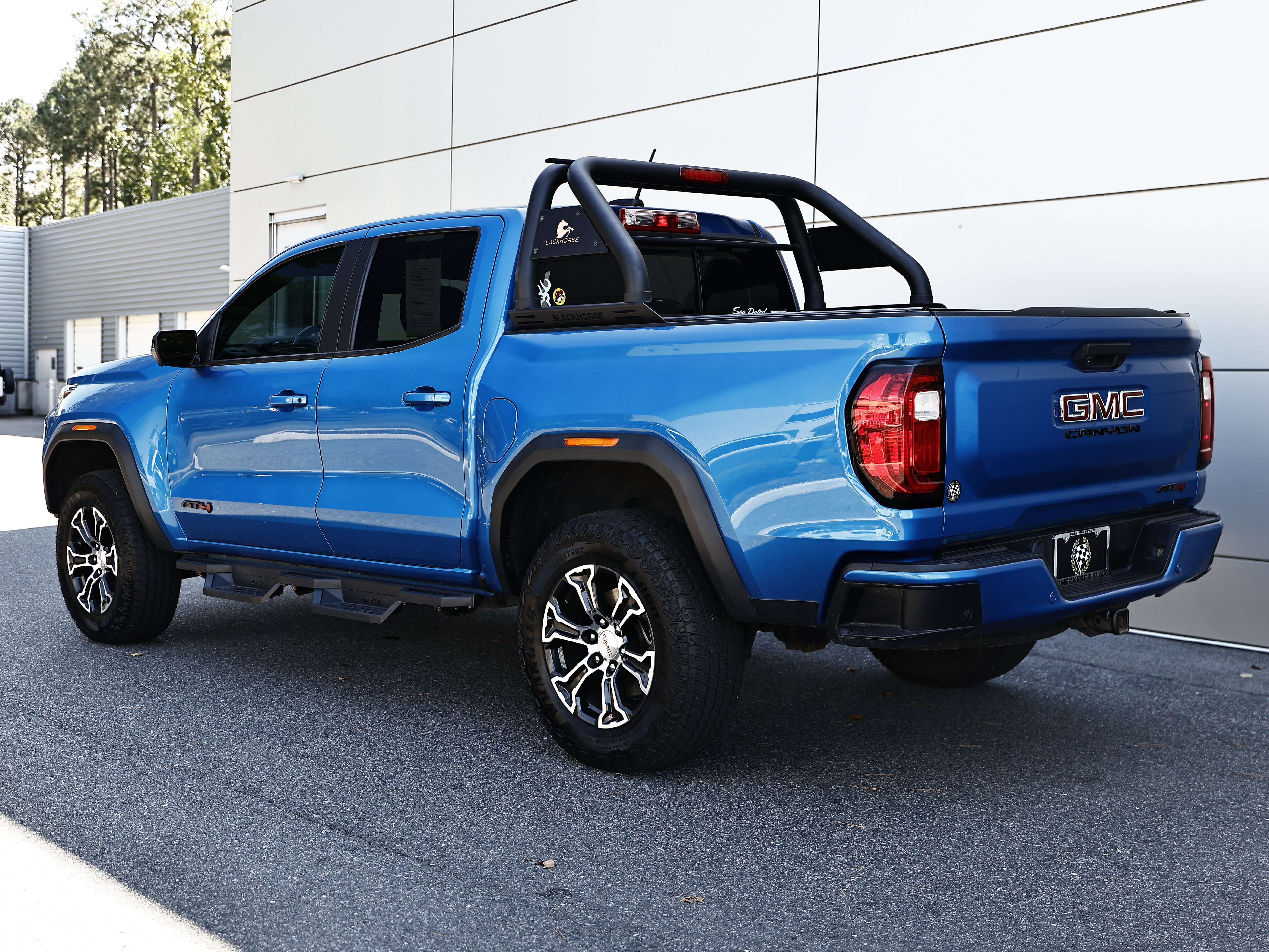 Used 2023 GMC Canyon AT4 w/ AT4 Premium Package AWD/4WD image 10