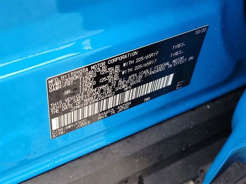 Used 2021 Toyota RAV4 LE image 31