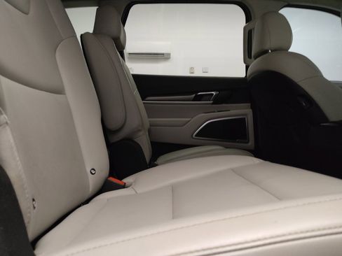 Used 2021 Kia Telluride S FWD image 19