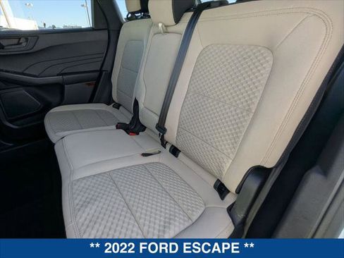 Certified 2022 Ford Escape SE w/ SE Sport Appearance Package image 21