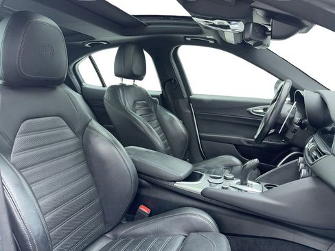 Used 2023 Alfa Romeo Giulia Veloce image 26