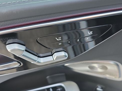 Certified 2025 Mercedes-Benz C 300 Sedan image 19