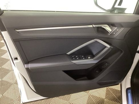 Used 2025 Audi Q3 2.0T Premium w/ Convenience Package image 17