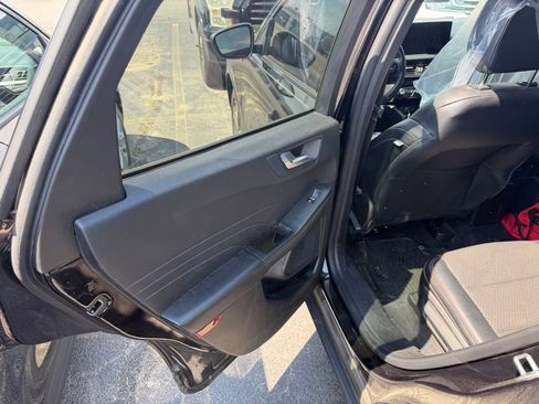 Used 2023 Ford Escape ST-Line w/ Tech Pack #1 AWD/4WD image 11
