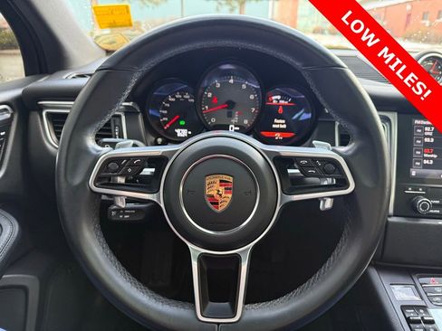 Used 2018 Porsche Macan Base image 22
