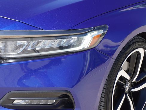 Used 2019 Honda Accord Sport image 2