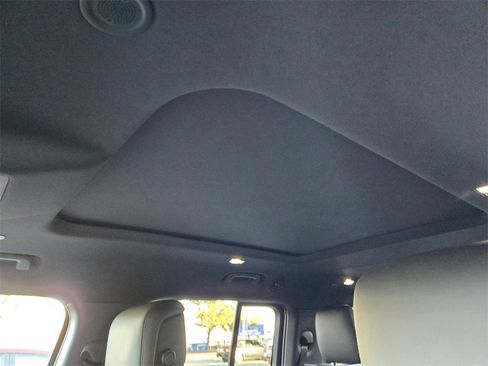 New 2025 Land Rover Defender 130 X-Dynamic SE image 13