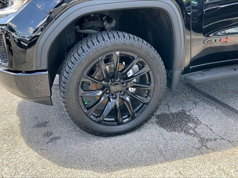 Used 2021 GMC Sierra 1500 AT4 w/ AT4 Value Package AWD/4WD image 9
