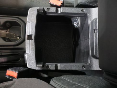 Used 2022 Jeep Wrangler Sport S image 28