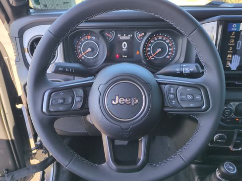 New 2026 Jeep Gladiator Sport AWD/4WD image 9