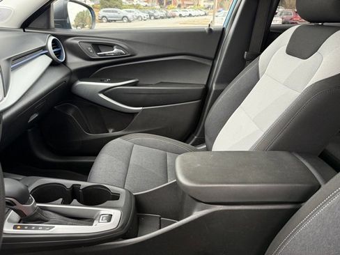 Used 2025 Chevrolet Trax LS image 26