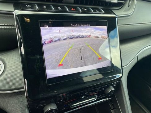 Used 2023 Jeep Grand Cherokee L Laredo image 10