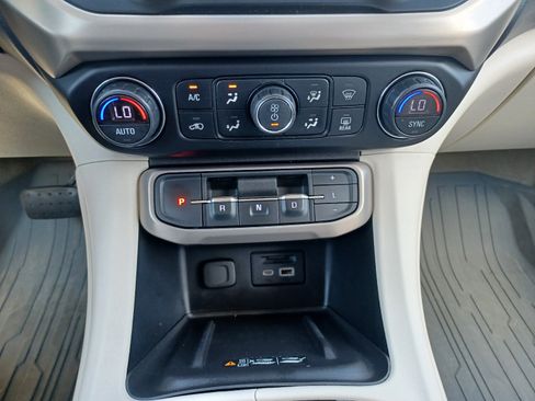 Used 2022 GMC Acadia AWD Denali w/ Denali Ultimate Package image 27